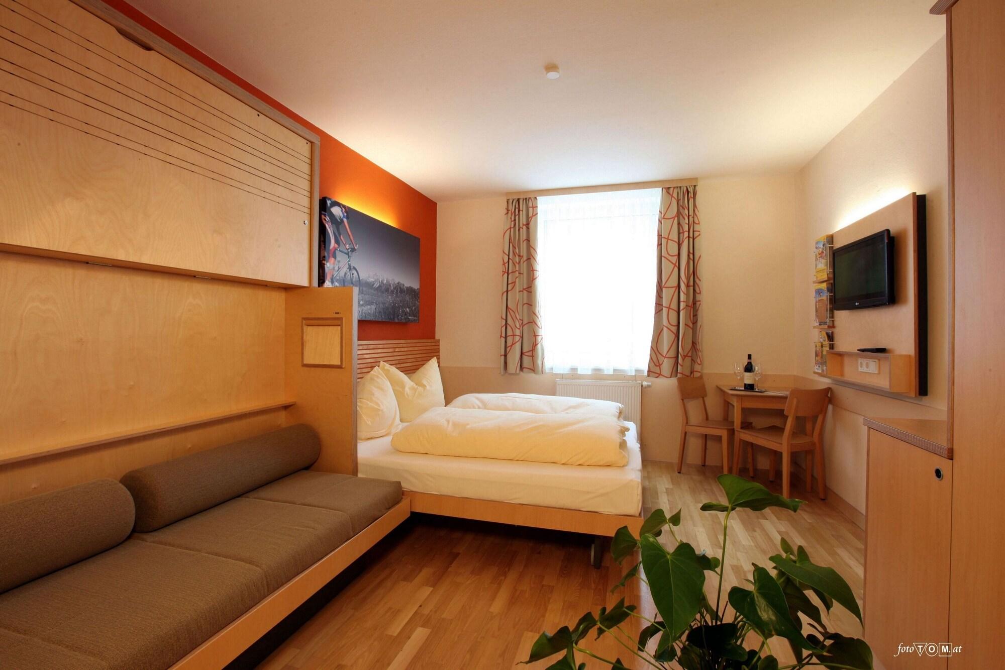 Jufa Hotel ชลัดมิง ภายนอก รูปภาพ