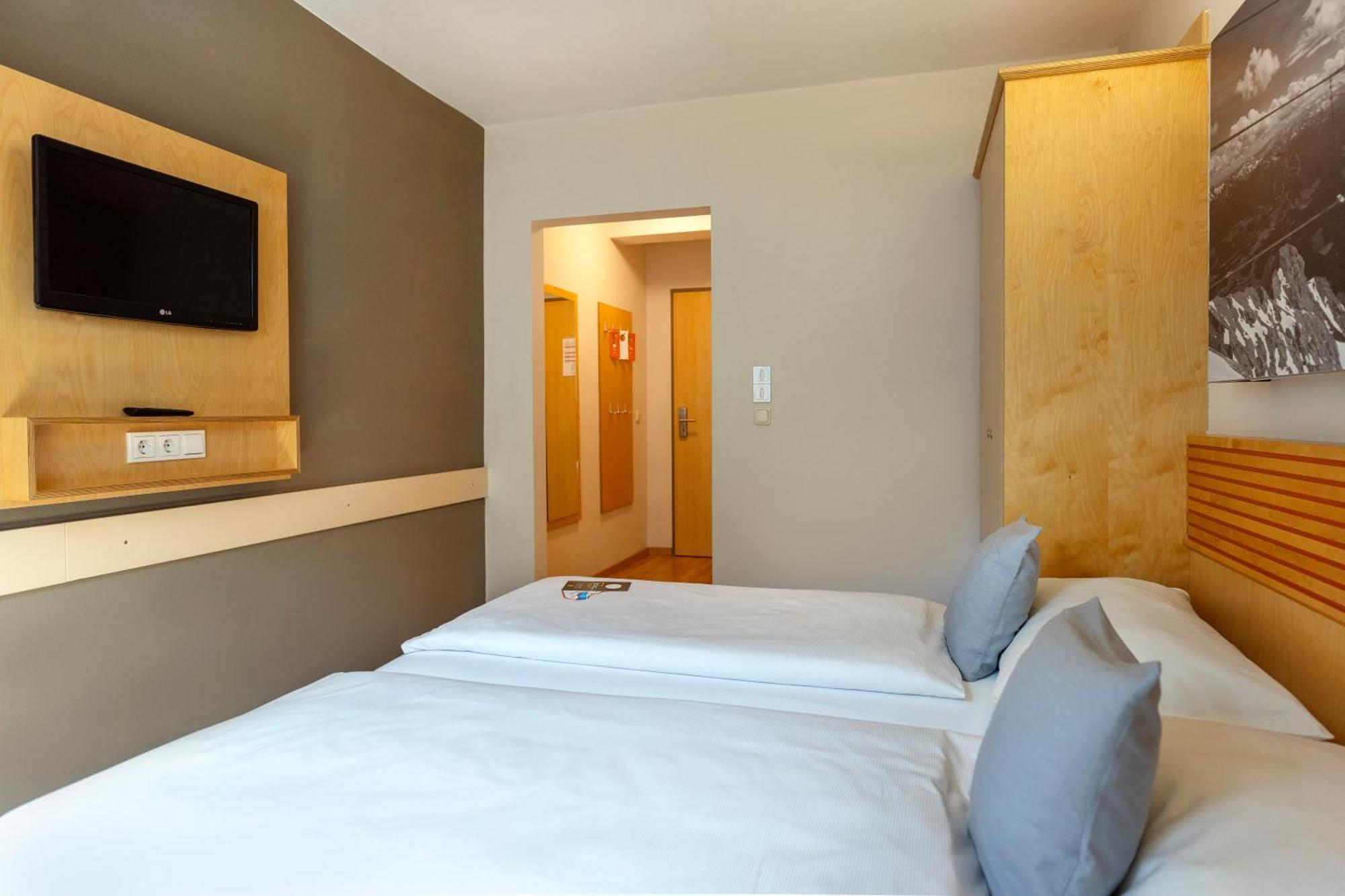 Jufa Hotel ชลัดมิง ภายนอก รูปภาพ